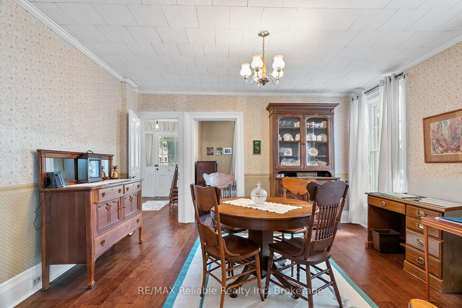 Listing Image 12