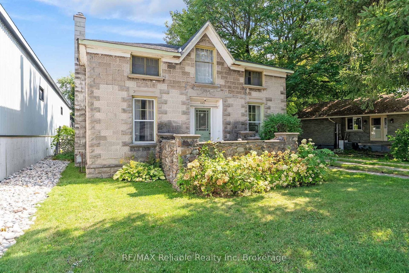 Listing photo 4