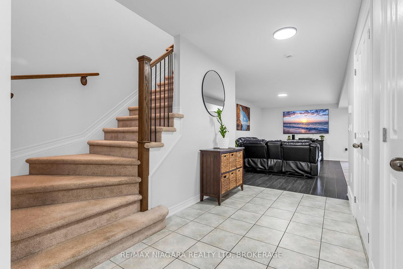 160 WALLACE Ave S, Welland, L3B 1R5 | Image 3