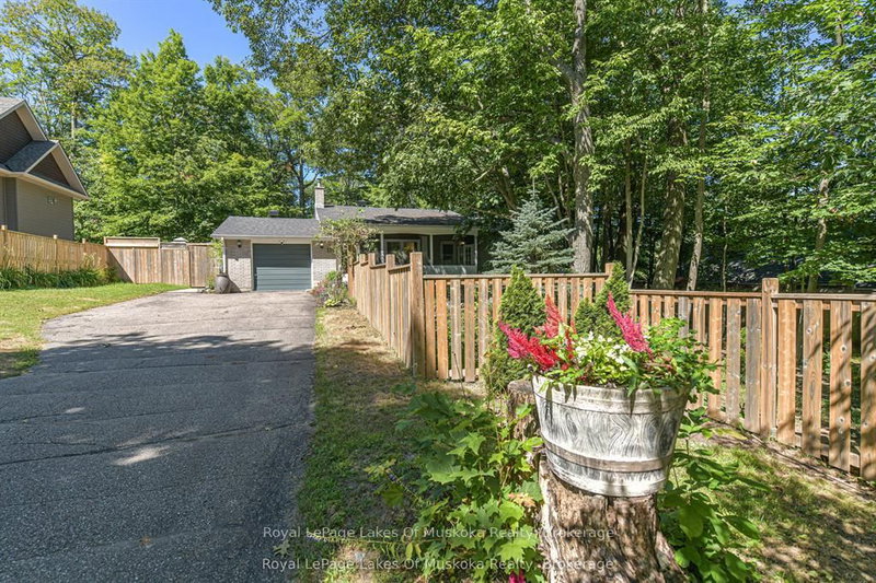 115 Douglas St, Gravenhurst, P1P 1A4 | Image 3