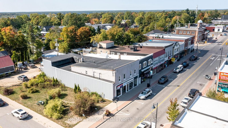 171 Muskoka Rd S, Gravenhurst, P1P 1X3 | Image 2