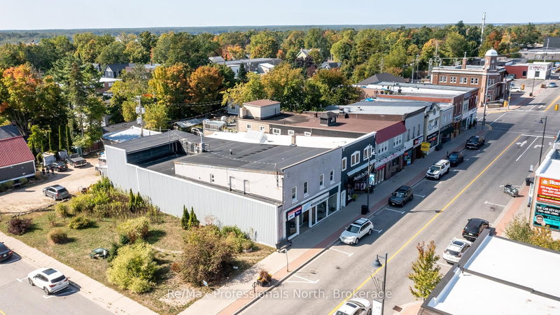 171 Muskoka Rd S, Gravenhurst, P1P 1X3 | Image 2