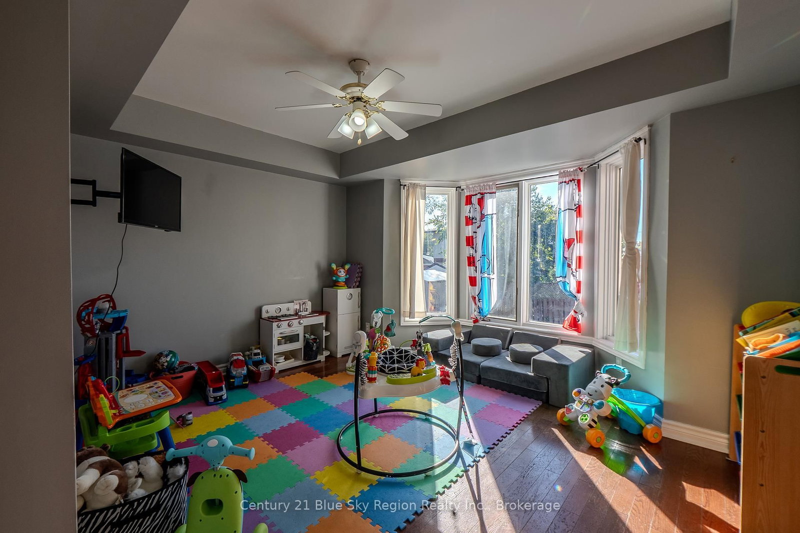 Listing Image 14
