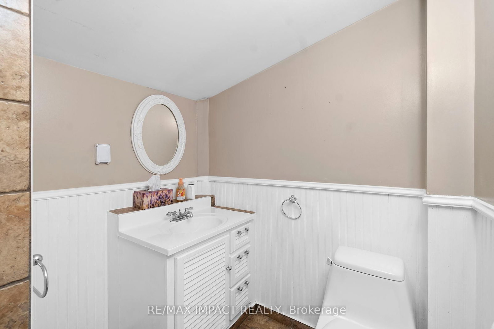 Listing Image 43