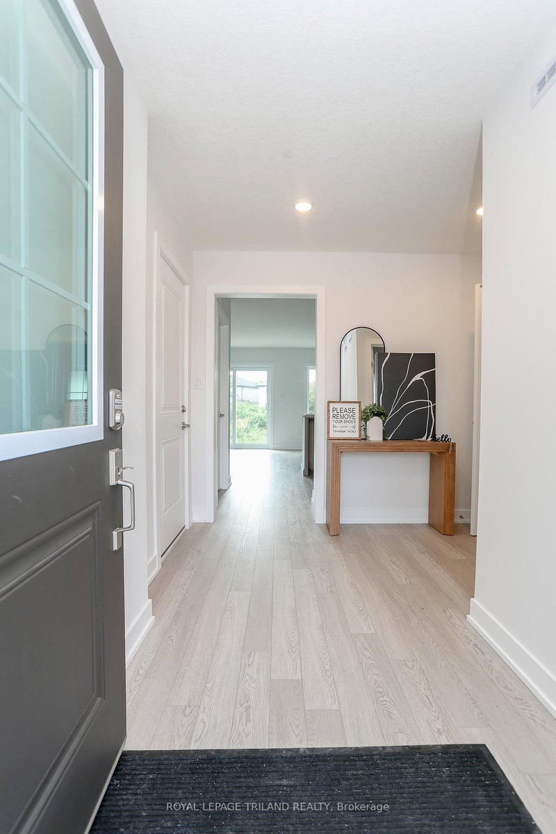 24 HARROW Lane, St. Thomas, N5R 0P3 | Image 2