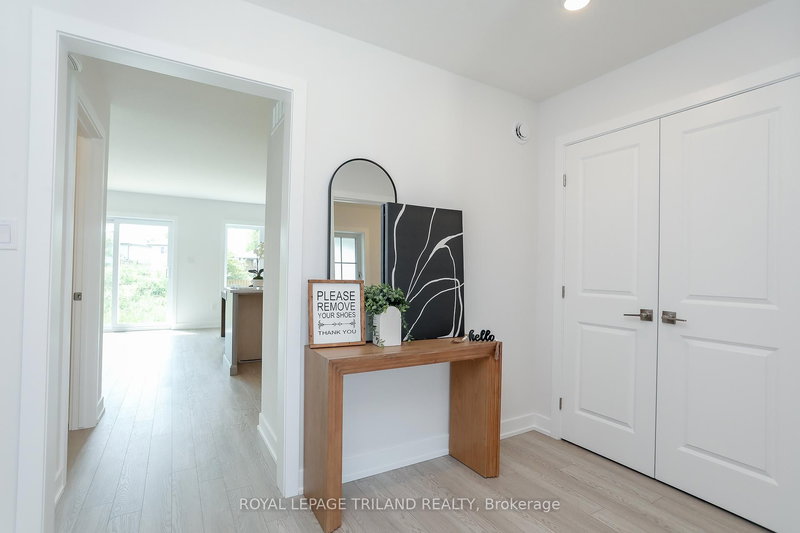 24 HARROW Lane, St. Thomas, N5R 0P3 | Image 3