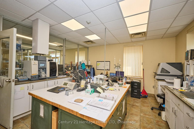 1767 Pettit Rd, Fort Erie, L2A 5M4 | Image 3