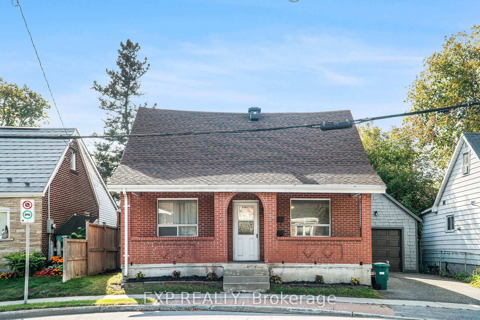 Listing photo 2