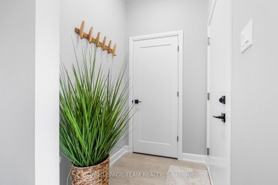 350 W LEWIS Street • Merrickville-Wolford, ON photo 3