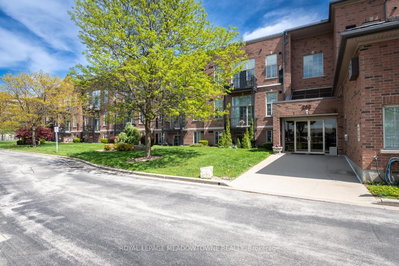 Condo sold at 318-262 Dundas Street, Hamilton, Ontario, L8B 1A9 - Waterdown - MLS: X12421616