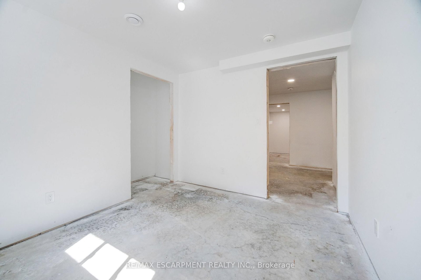 Townhouse for sale at 16 Pintail Lane, Norfolk, Ontario, N0E 1M0 - Port Rowan - MLS: X12421645