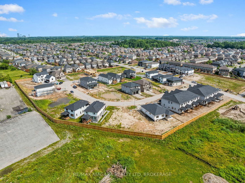 8885 ANGIE Dr, Niagara Falls, L2H 0H9 | Image 3