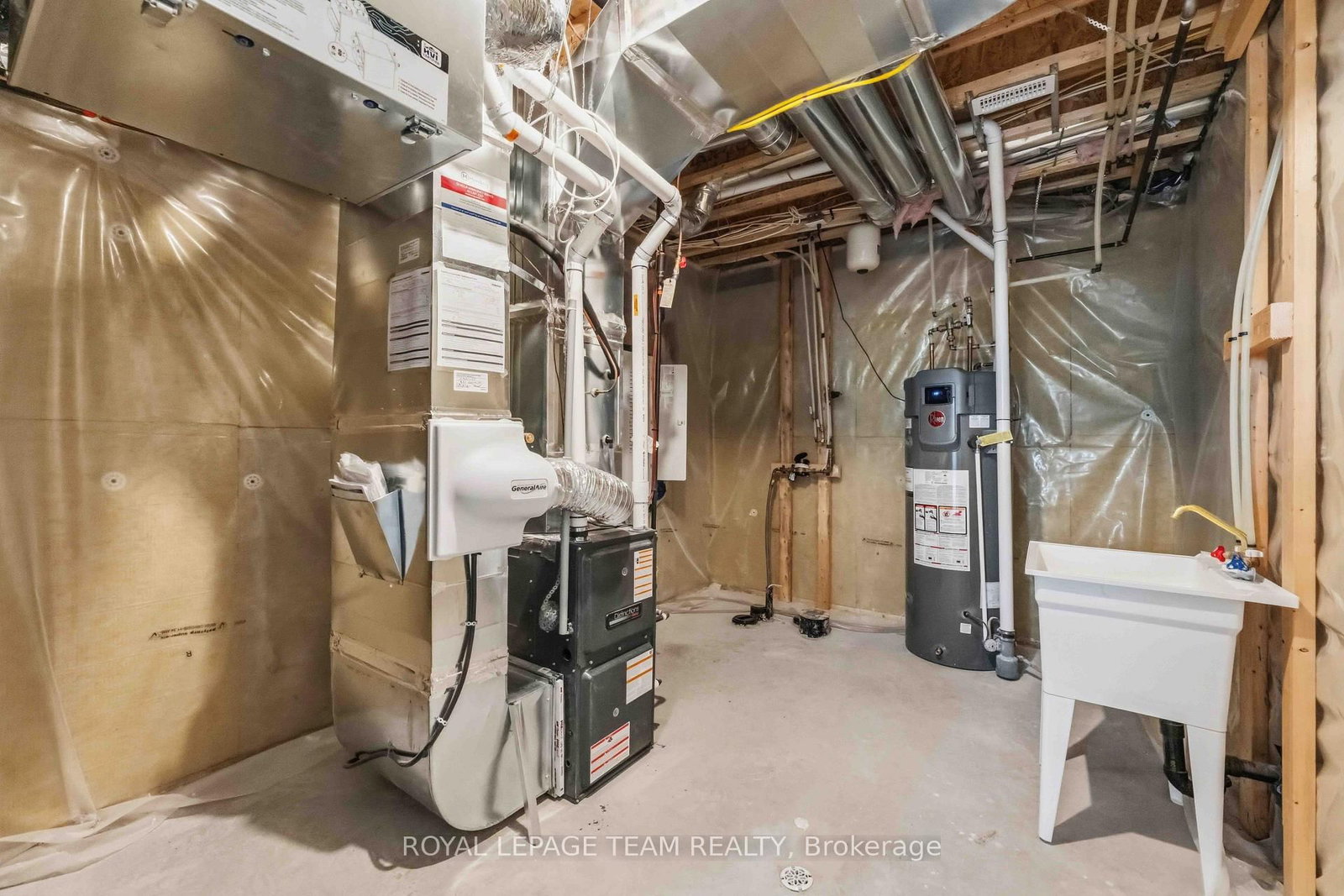 920 Locomotion Lane • Kanata, ON photo 48