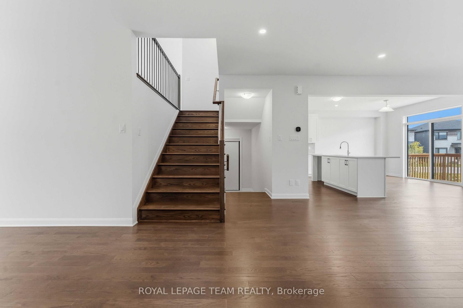 920 Locomotion Lane • Kanata, ON photo 5
