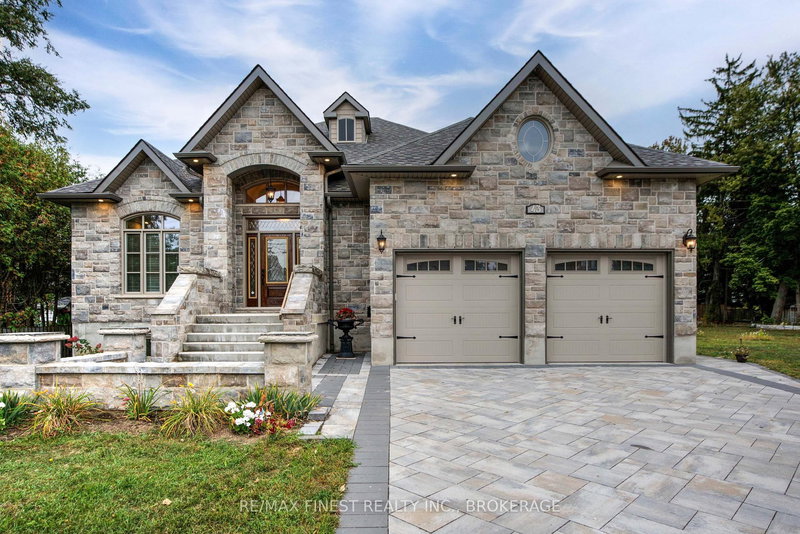 43 Crerar Blvd, Kingston, K7M 3P7 | Image 2