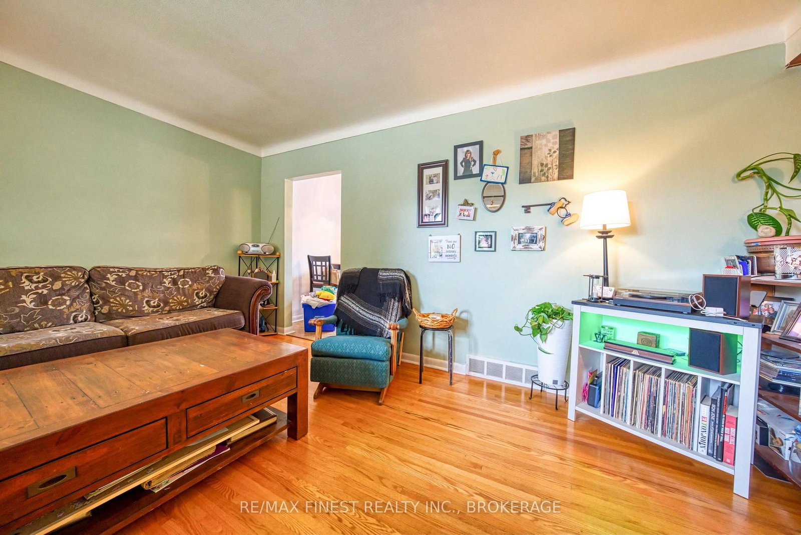 Listing Image 7