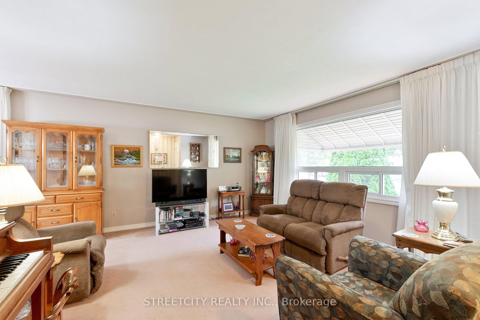 Listing Image 8
