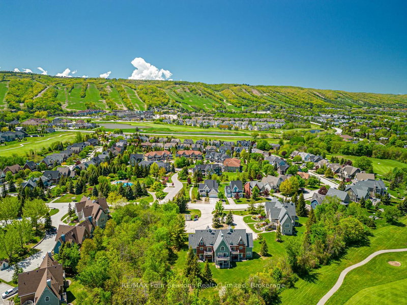 225 - 170 Snowbridge Way N, Blue Mountains, N0H 2P0 | Image 2