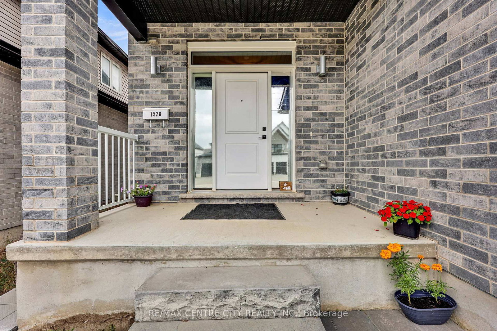 Listing Image 7