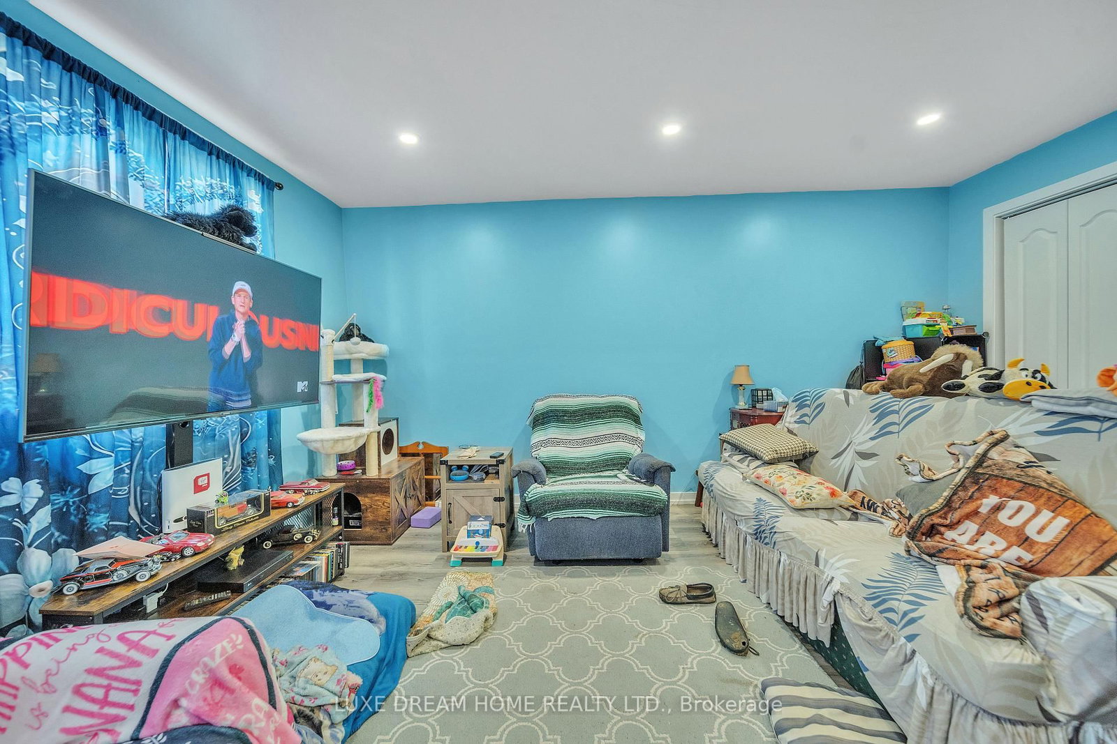 Listing Image 22