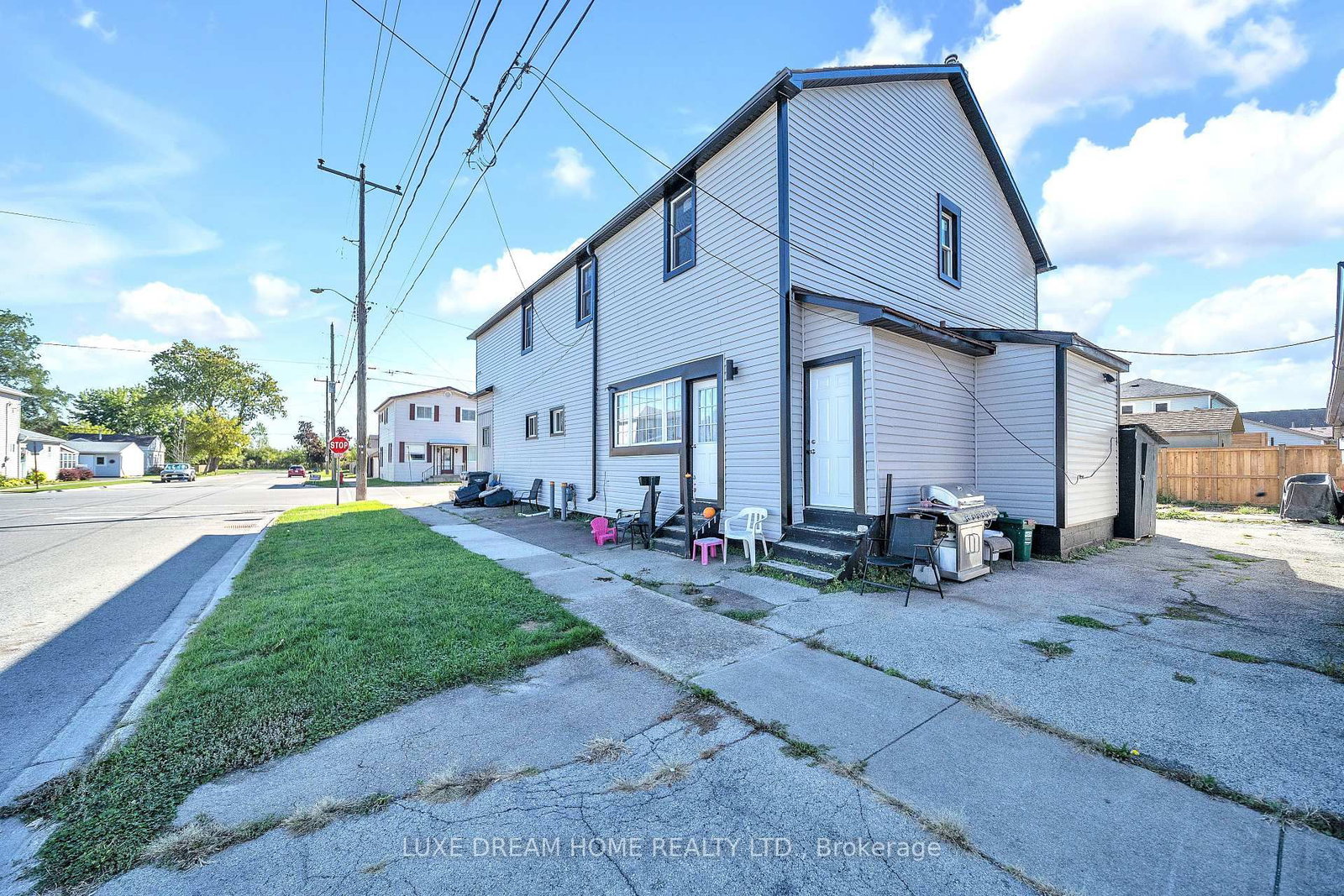 Listing Image 4