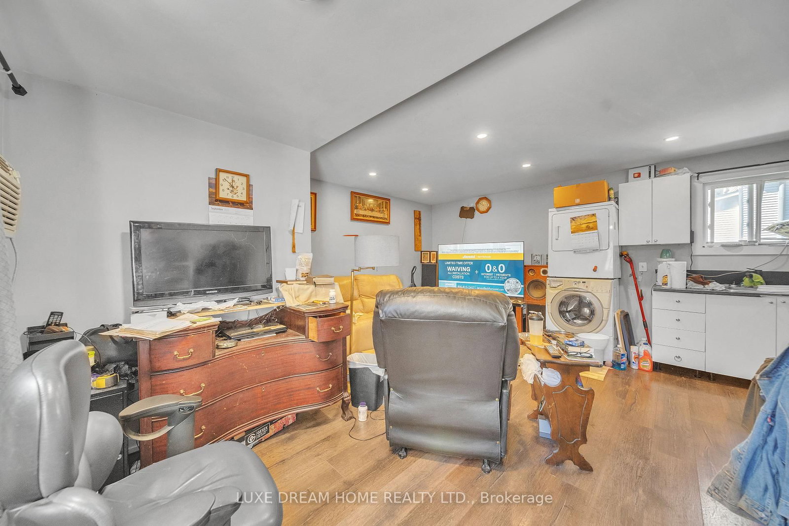 Listing Image 44