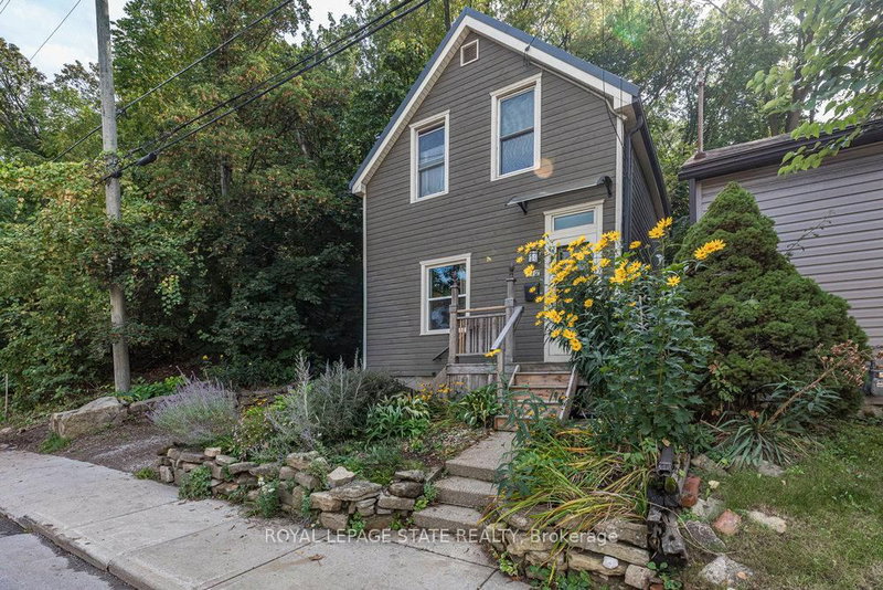 210 Charlton Ave E, Hamilton, L8N 1Z1 | Image 2