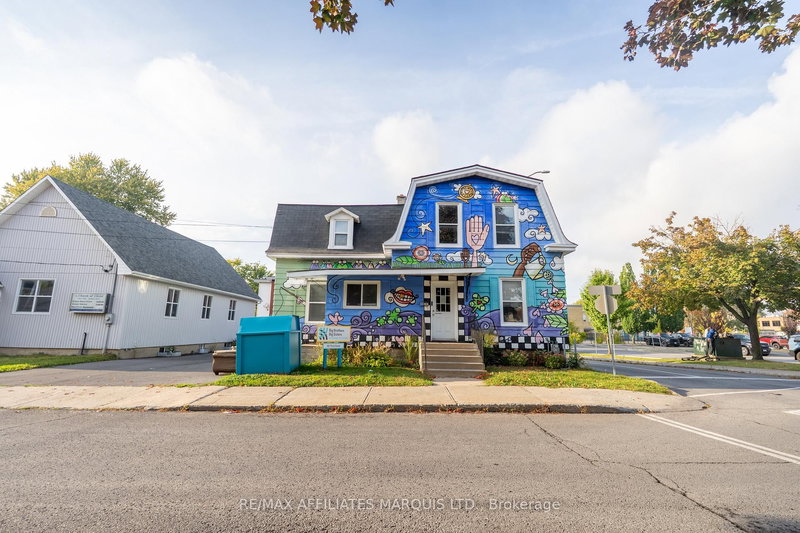 101 Third St W, Cornwall, K6J 2N9 | Image 2