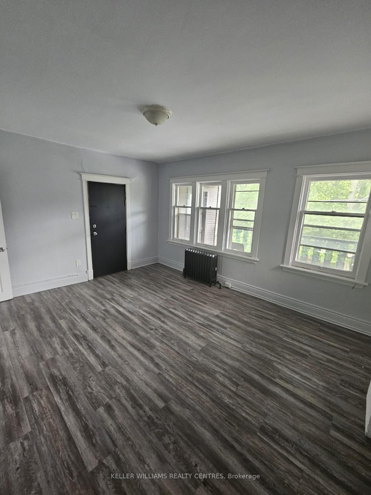 Semi-Detached House for lease at 5-991 Main Street, Hamilton, Ontario, L8M 1N3 - Crown Point - MLS: X12425286