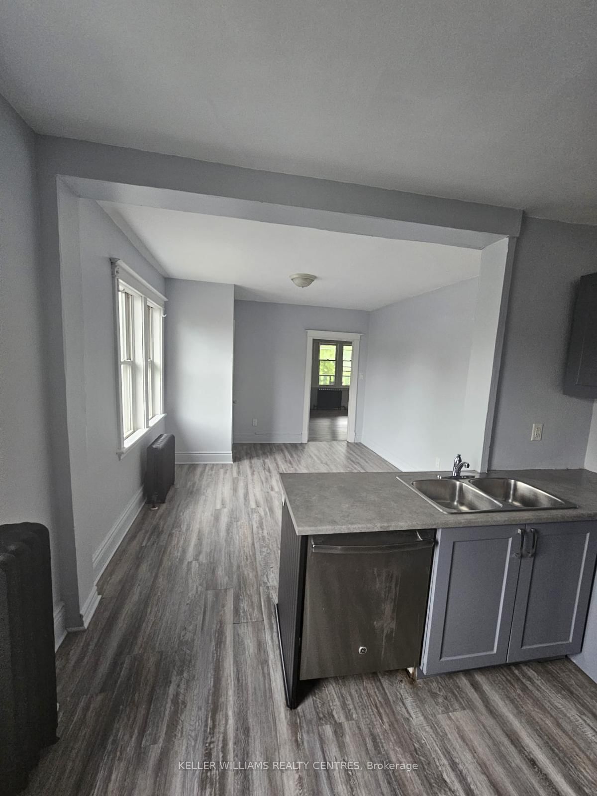 Semi-Detached House for lease at 5-991 Main Street, Hamilton, Ontario, L8M 1N3 - Crown Point - MLS: X12425286