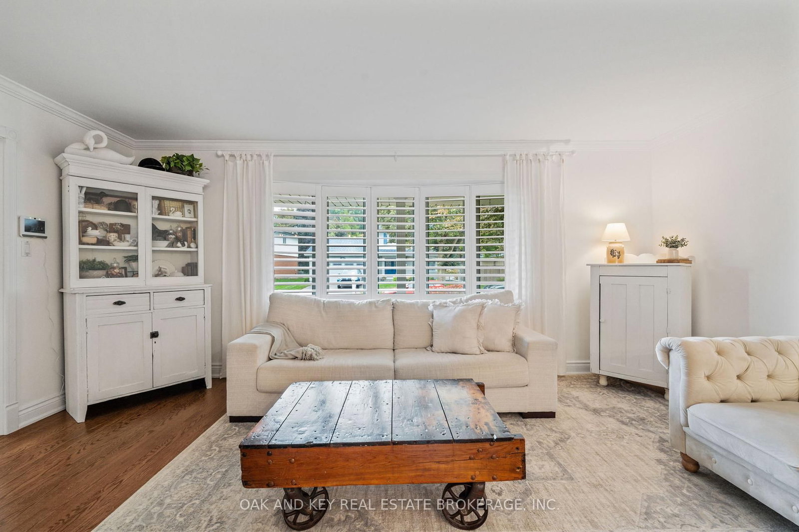Listing Image 7