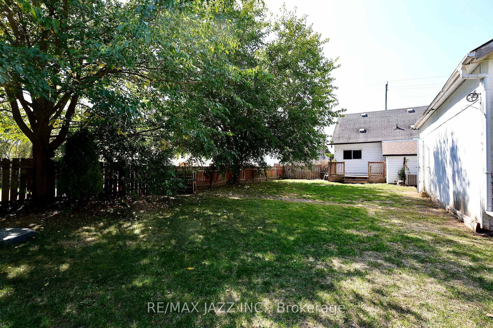 Listing Image 10