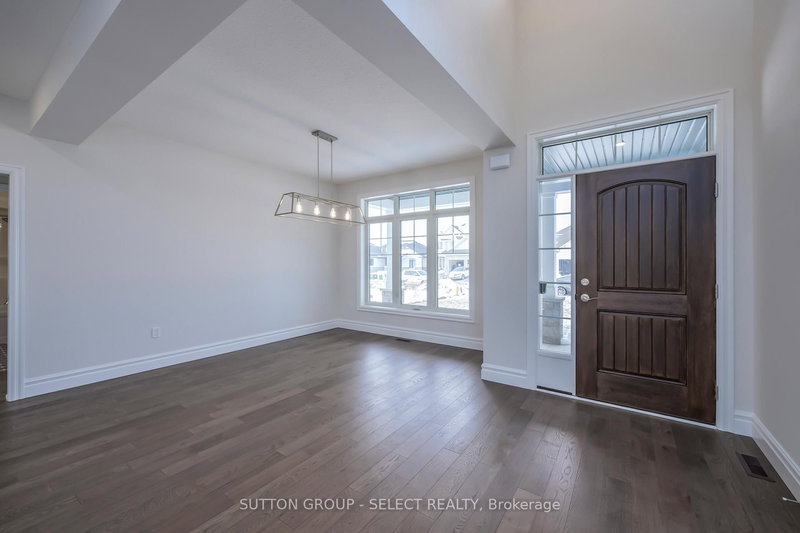 7 Spruce Cres, North Middlesex, N0M 2K0 | Image 3