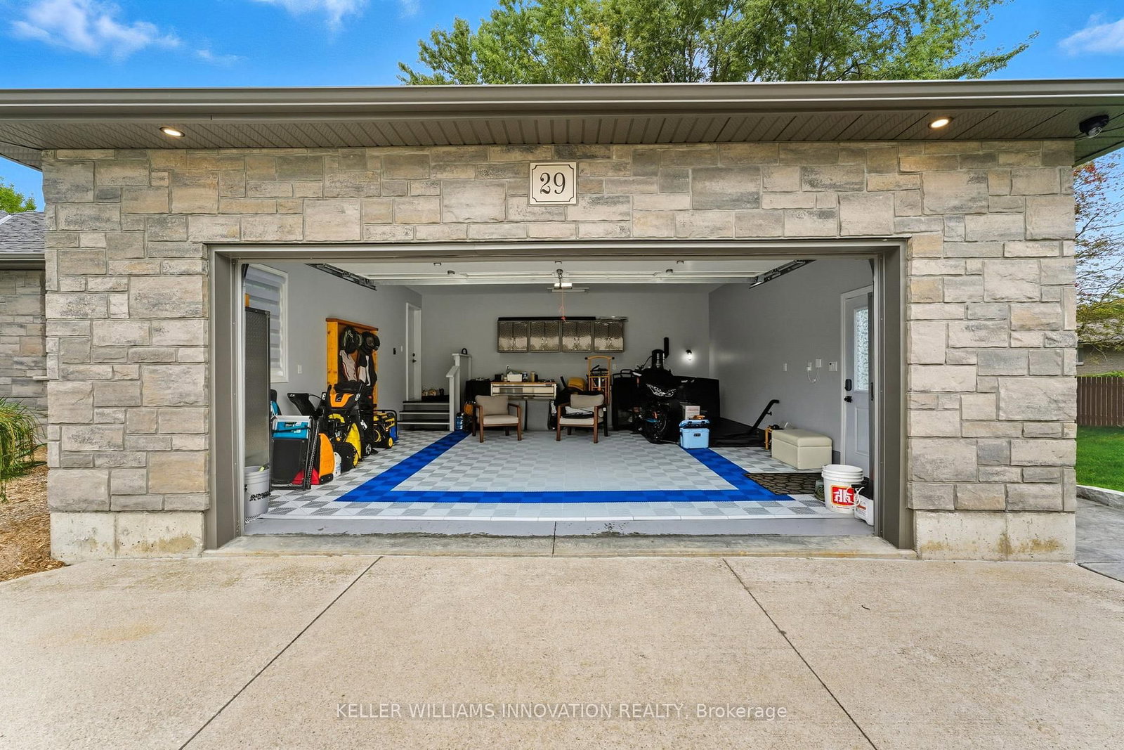 Listing Image 7