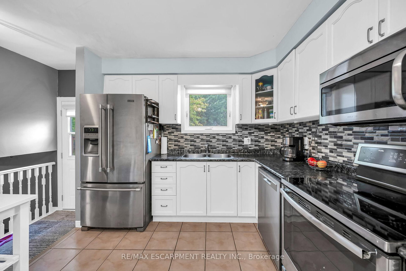Listing Image 18