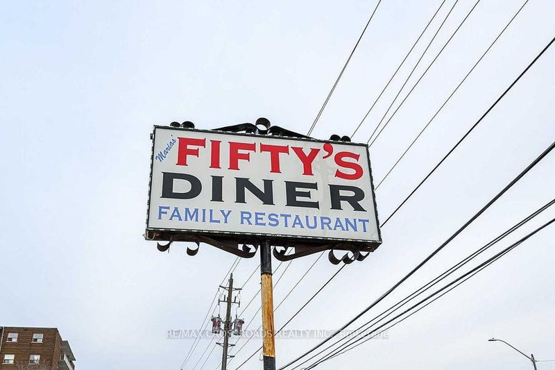 931 Queenston Rd, Hamilton, L8G 1B8 | Image 2