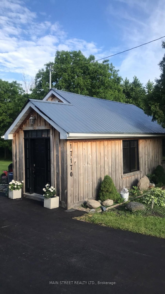 17170 Simcoe Street N