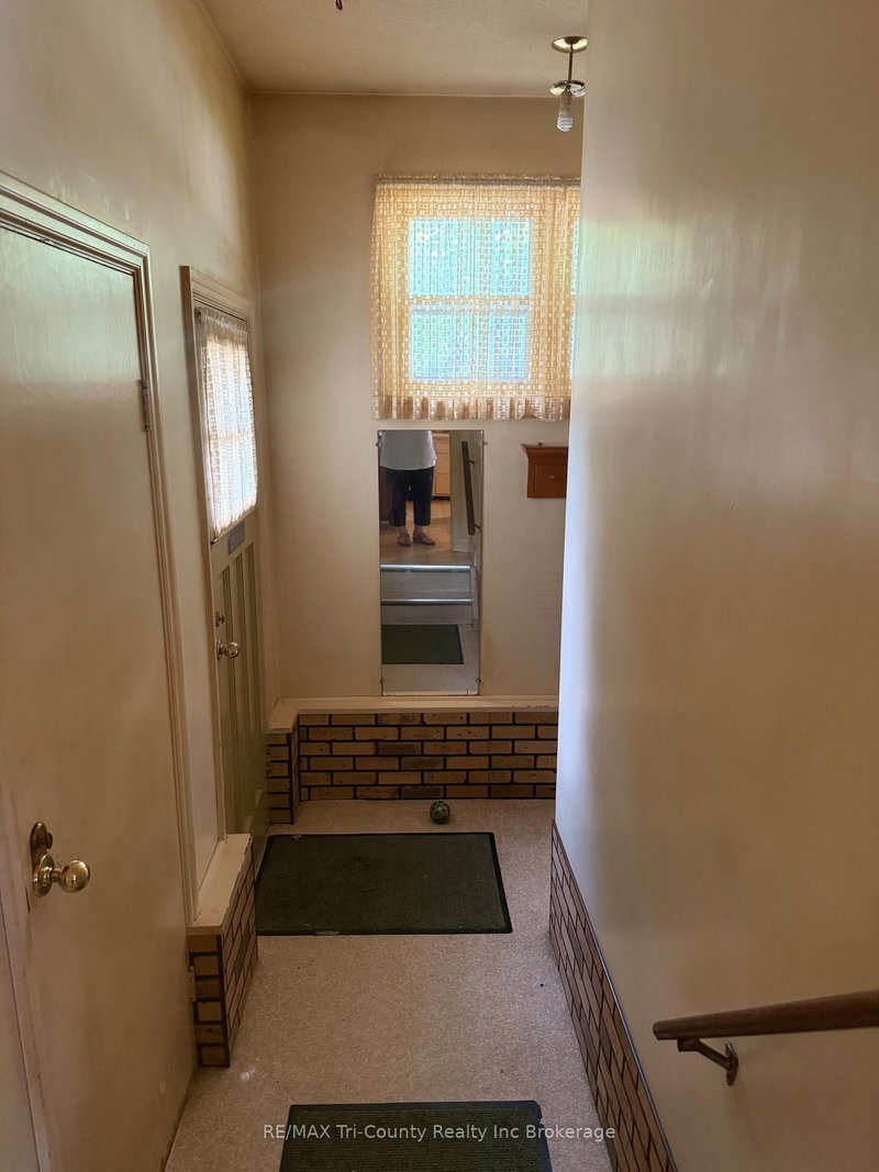 2 Joseph St, Tillsonburg, N4G 1H8 | Image 3