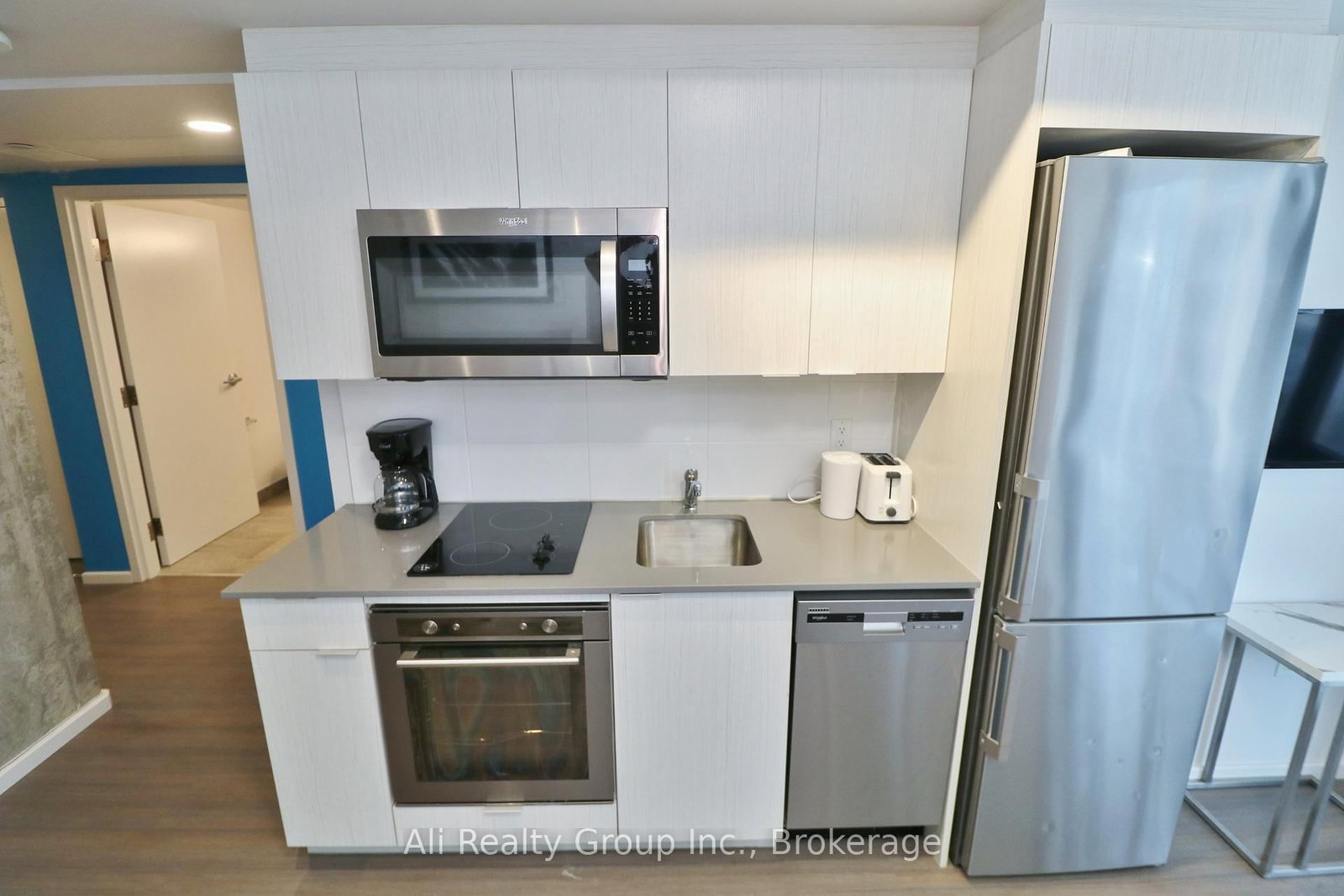 Listing Image 7