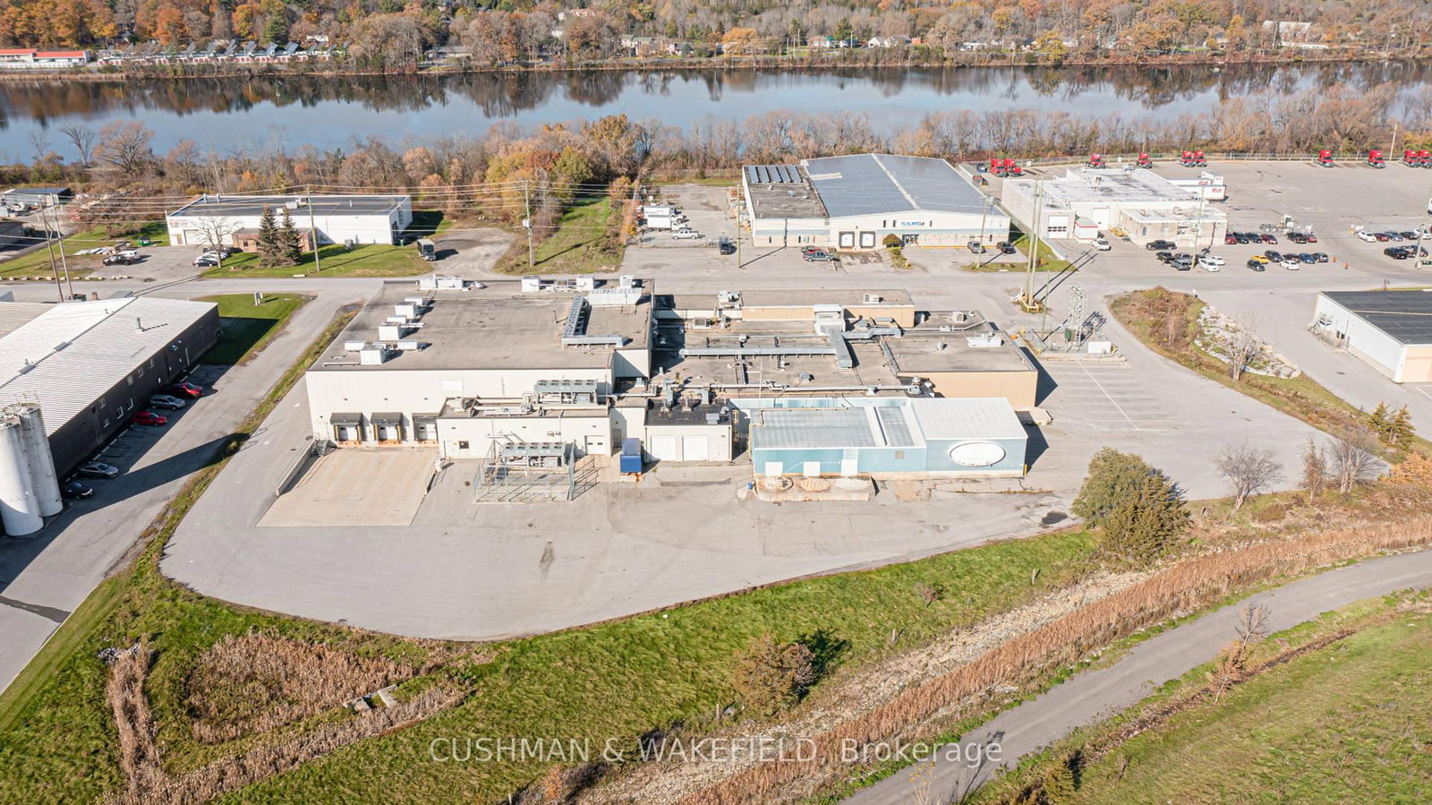 7 Riverside Drive - Photo 3