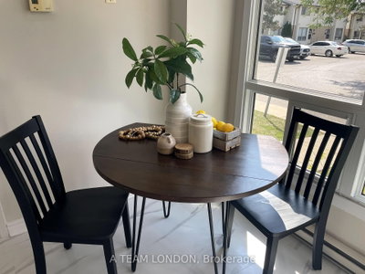 Unit 44 — 355 Sandringham Crescent — photo 4