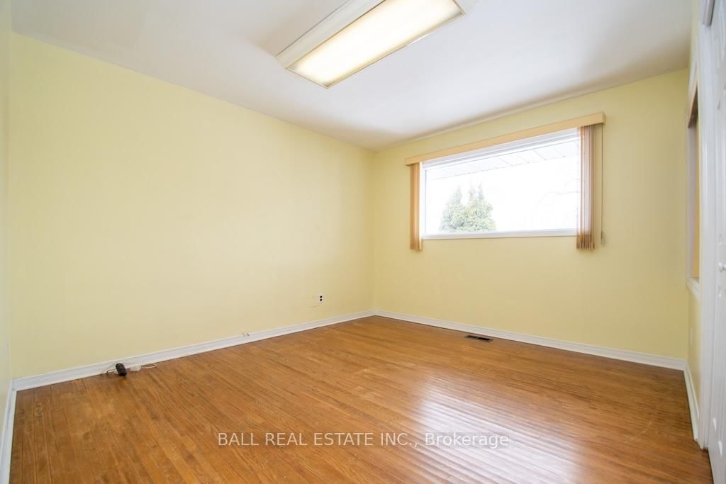 Detached House for sale at 1684 Sherbrooke Street, Peterborough, Ontario, K9J 6X4 - Monaghan Ward 2 - MLS: X12434530