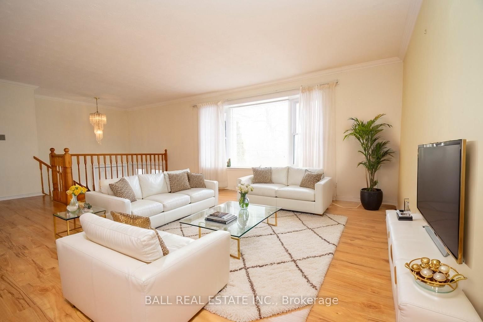 Detached House for sale at 1684 Sherbrooke Street, Peterborough, Ontario, K9J 6X4 - Monaghan Ward 2 - MLS: X12434530