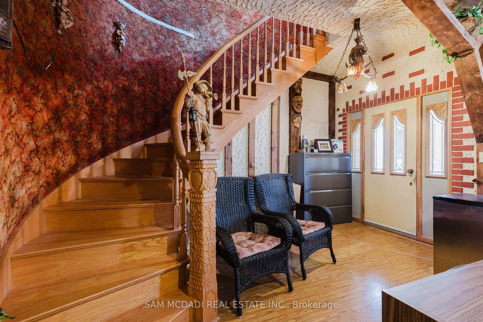 Listing Image 7