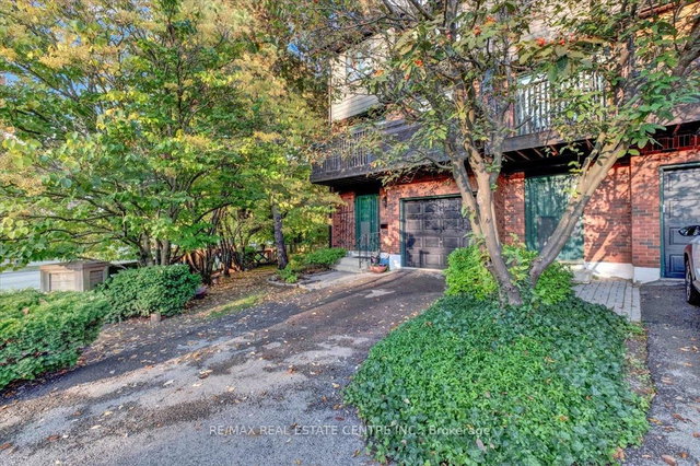 1 - 1983 Main Street W