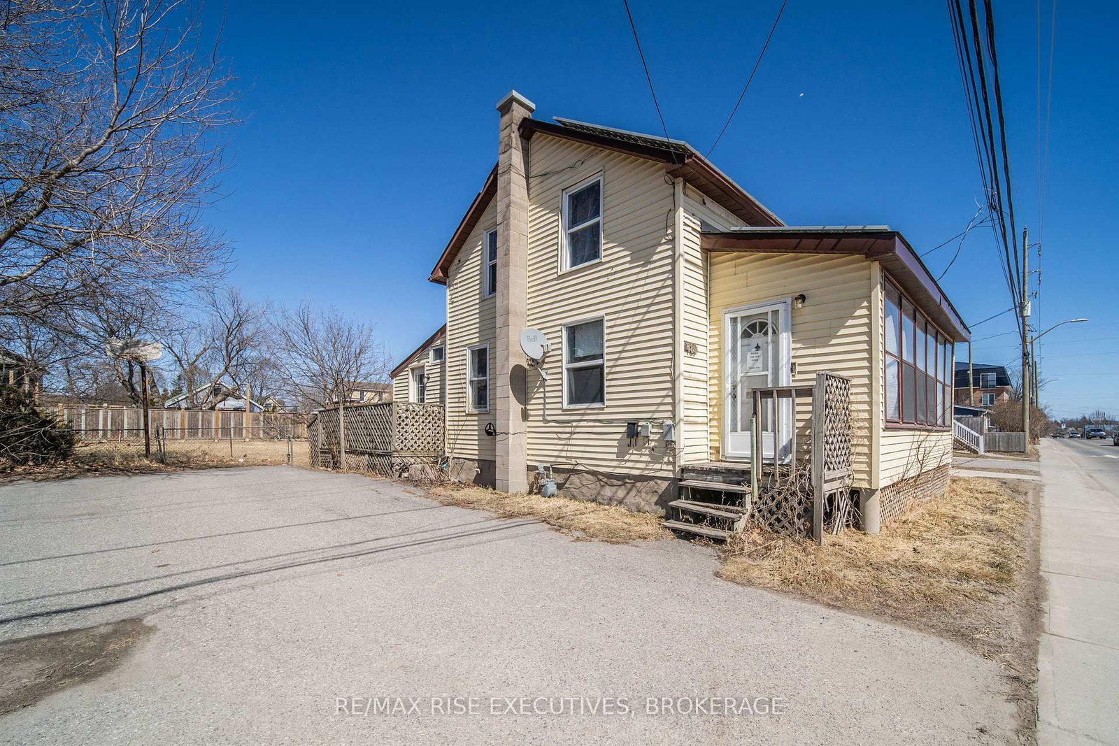 Listing Image 3