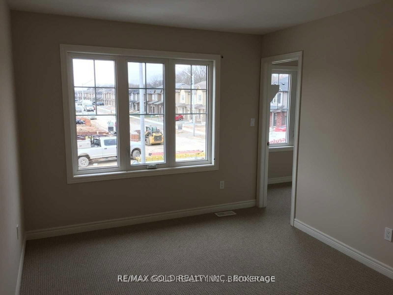 36 Damude Ave, Thorold, L2V 0G6 | Image 2