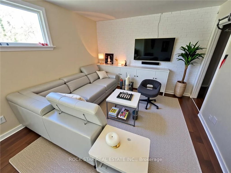 77 Blackfriars St, London North, N6H 1K8 | Image 2