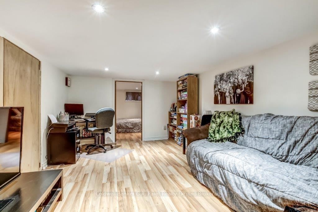 Listing Image 15