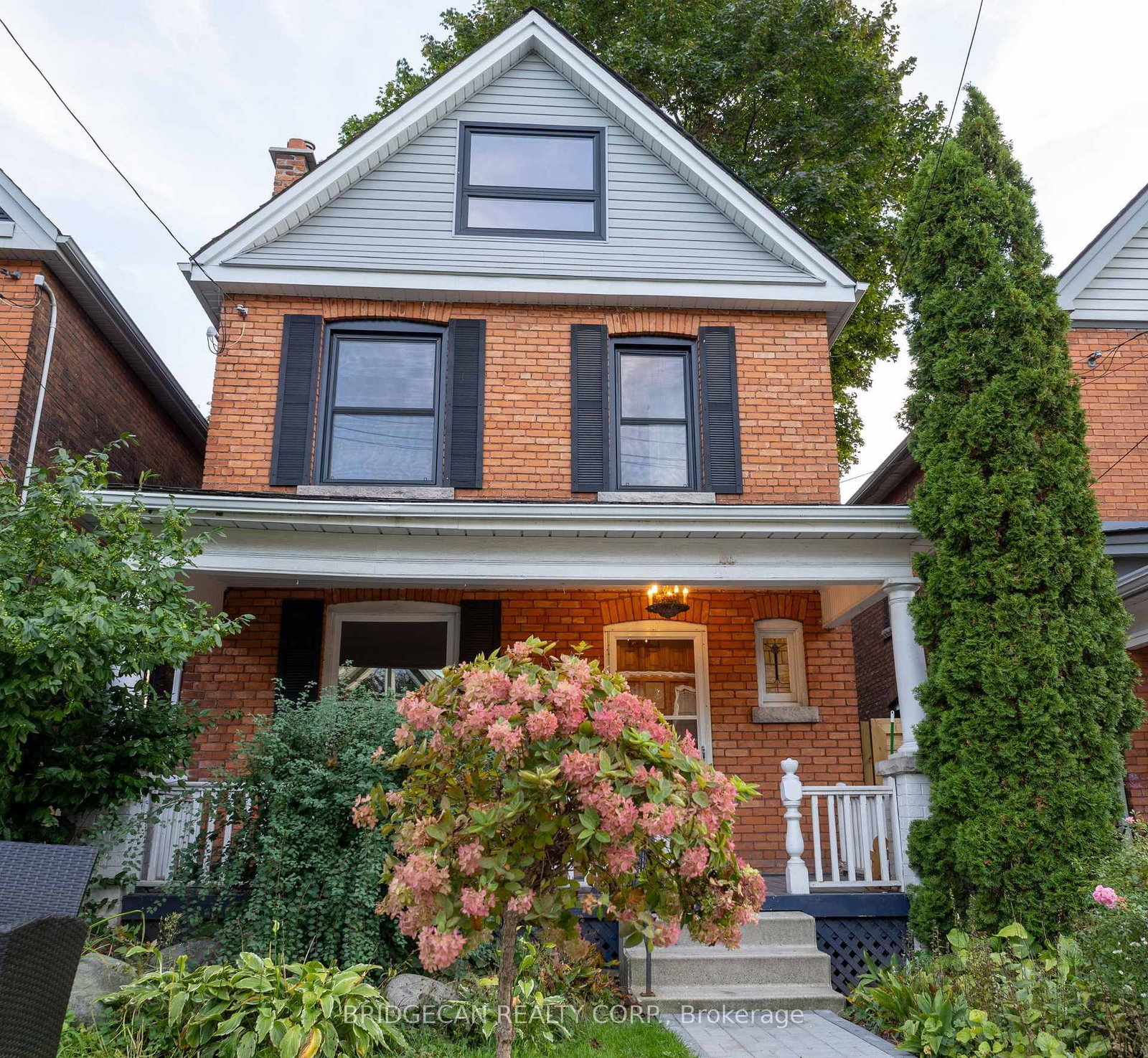 Listing Image 4